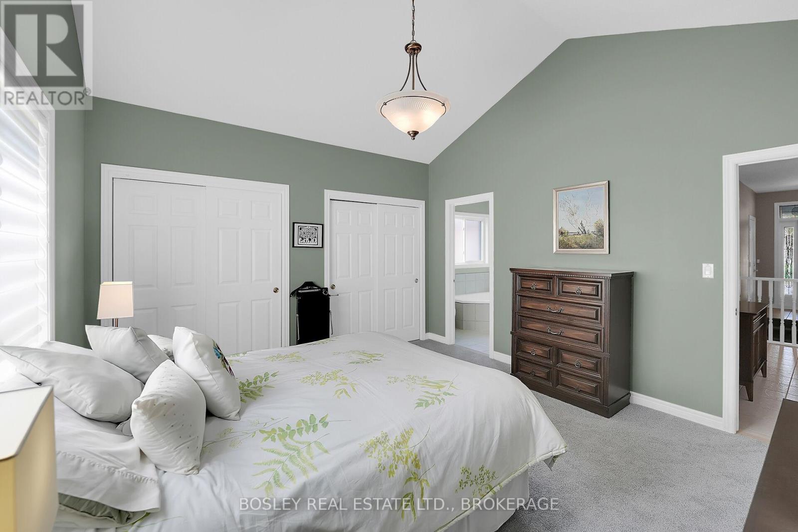 43 Loretta Drive, Niagara-On-The-Lake, Ontario L0S 1T0 - Photo 17 - X12453542