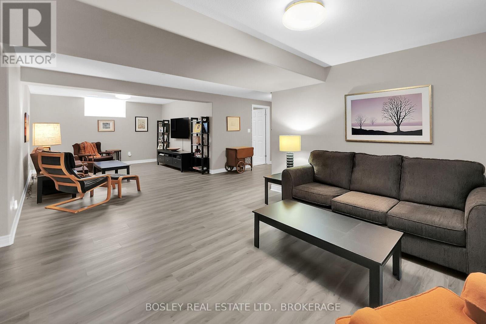 43 Loretta Drive, Niagara-On-The-Lake, Ontario L0S 1T0 - Photo 24 - X12453542