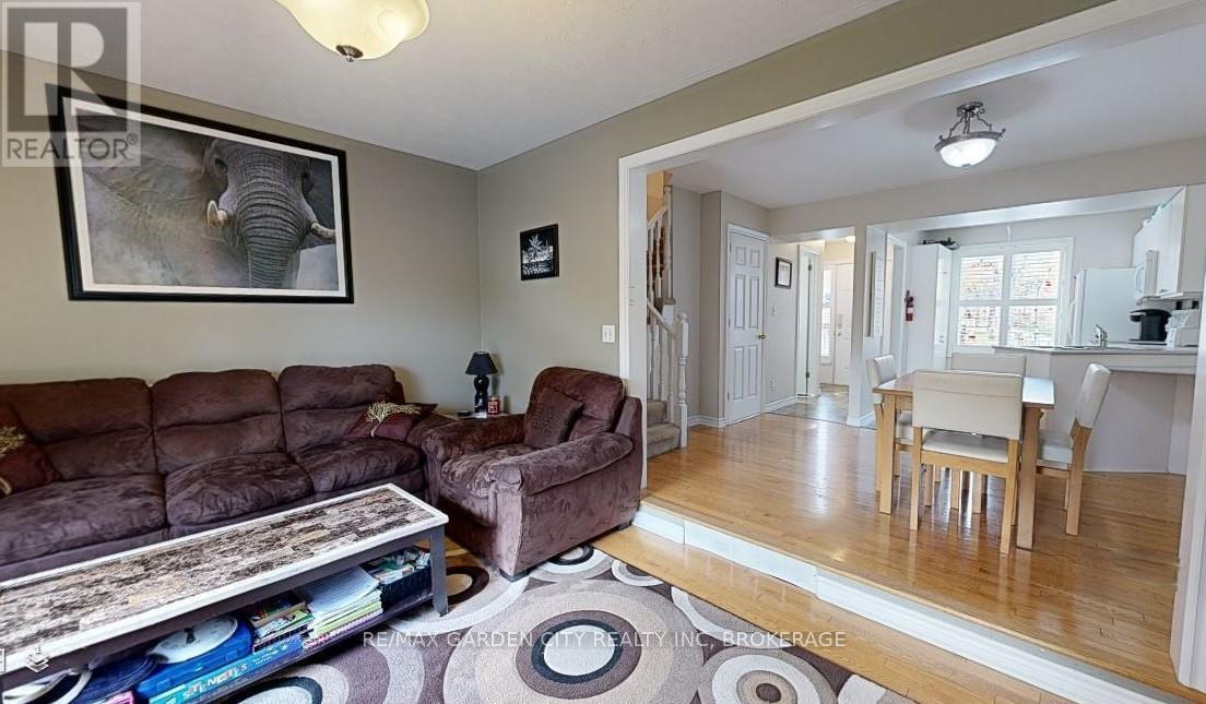 119 Main Street W, Grimsby, Ontario  L3M 3Y1 - Photo 10 - X12453595