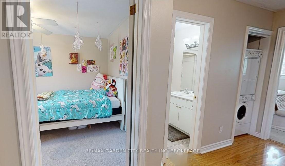119 Main Street W, Grimsby, Ontario  L3M 3Y1 - Photo 16 - X12453595