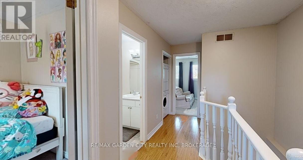 119 Main Street W, Grimsby, Ontario  L3M 3Y1 - Photo 18 - X12453595