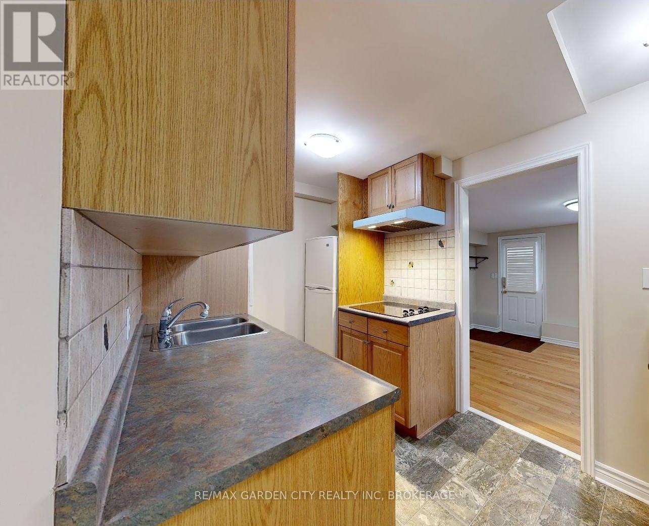 119 Main Street W, Grimsby, Ontario  L3M 3Y1 - Photo 26 - X12453595