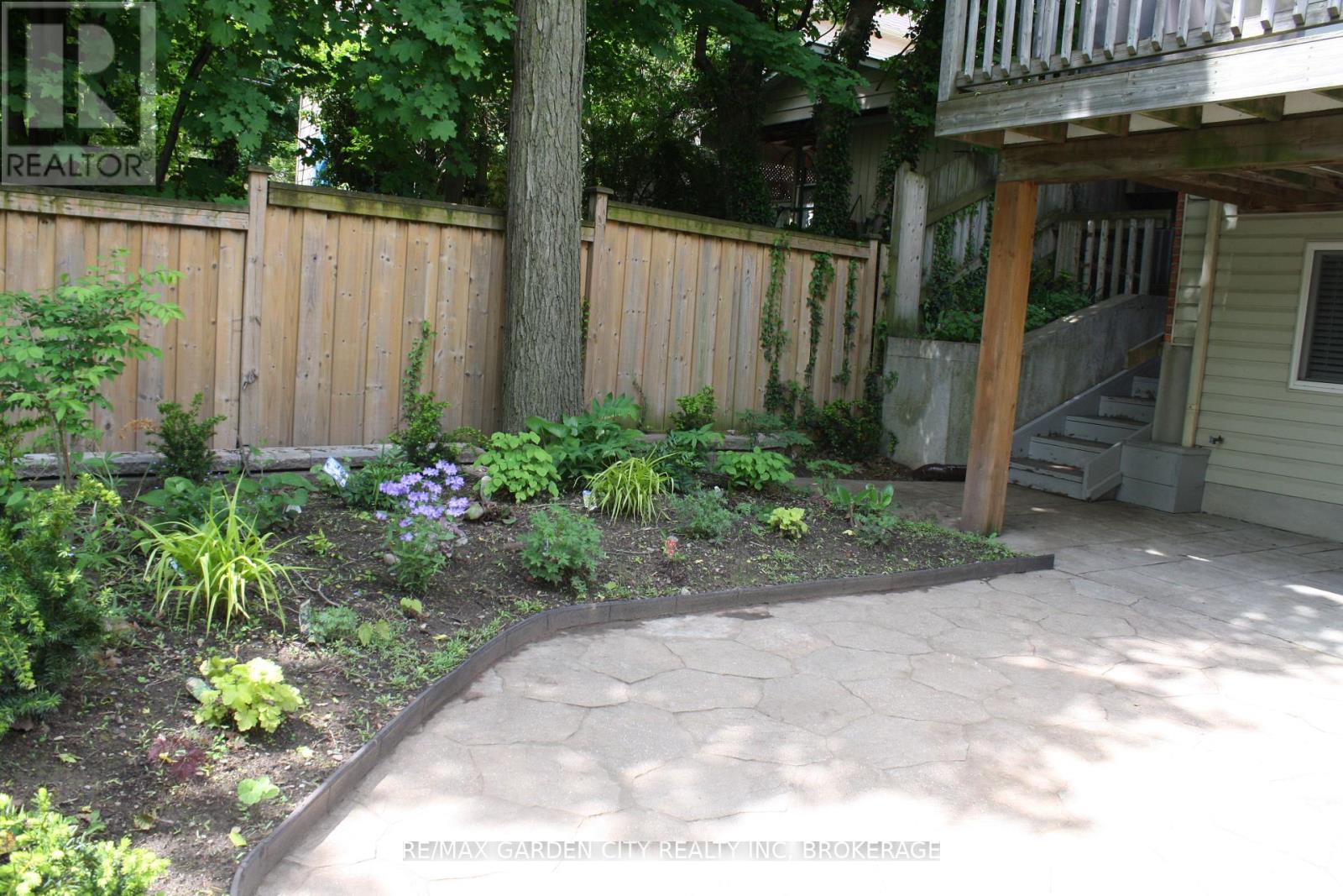119 Main Street W, Grimsby, Ontario  L3M 3Y1 - Photo 38 - X12453595