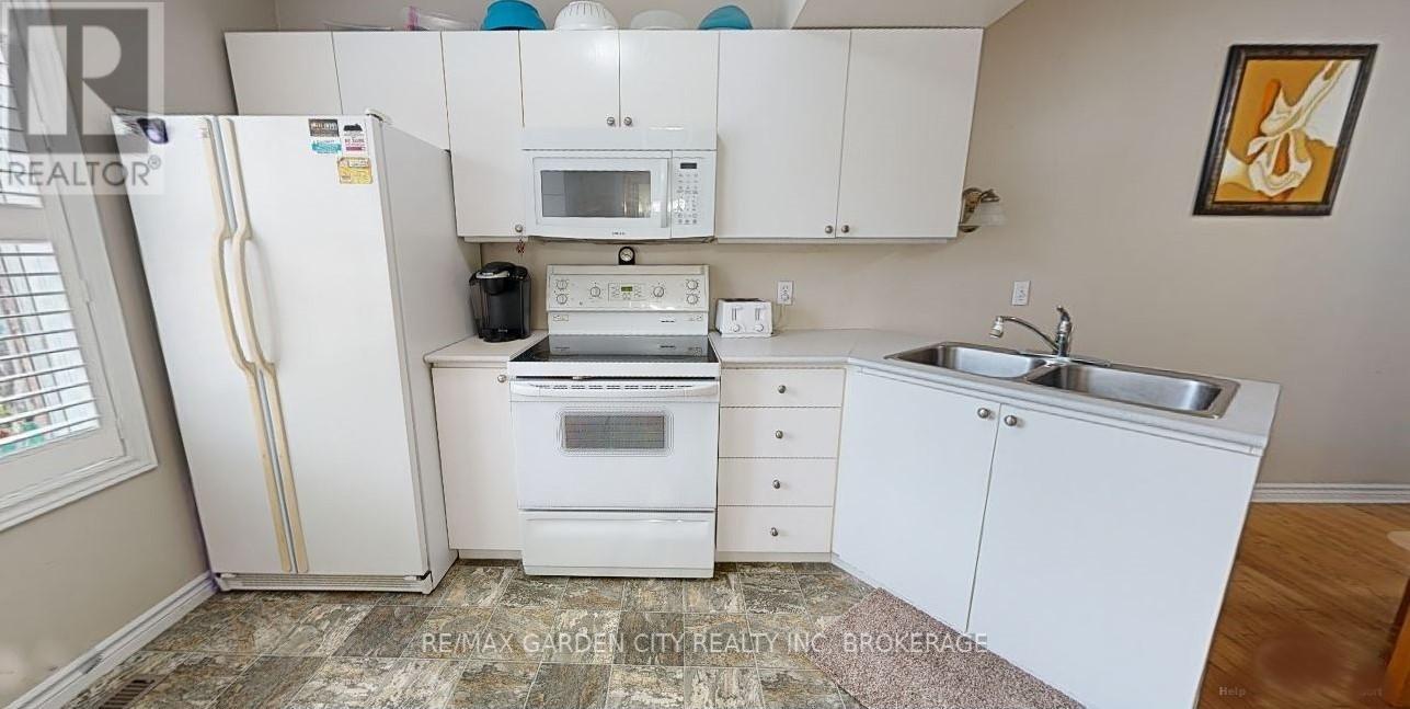 119 Main Street W, Grimsby, Ontario  L3M 3Y1 - Photo 7 - X12453595