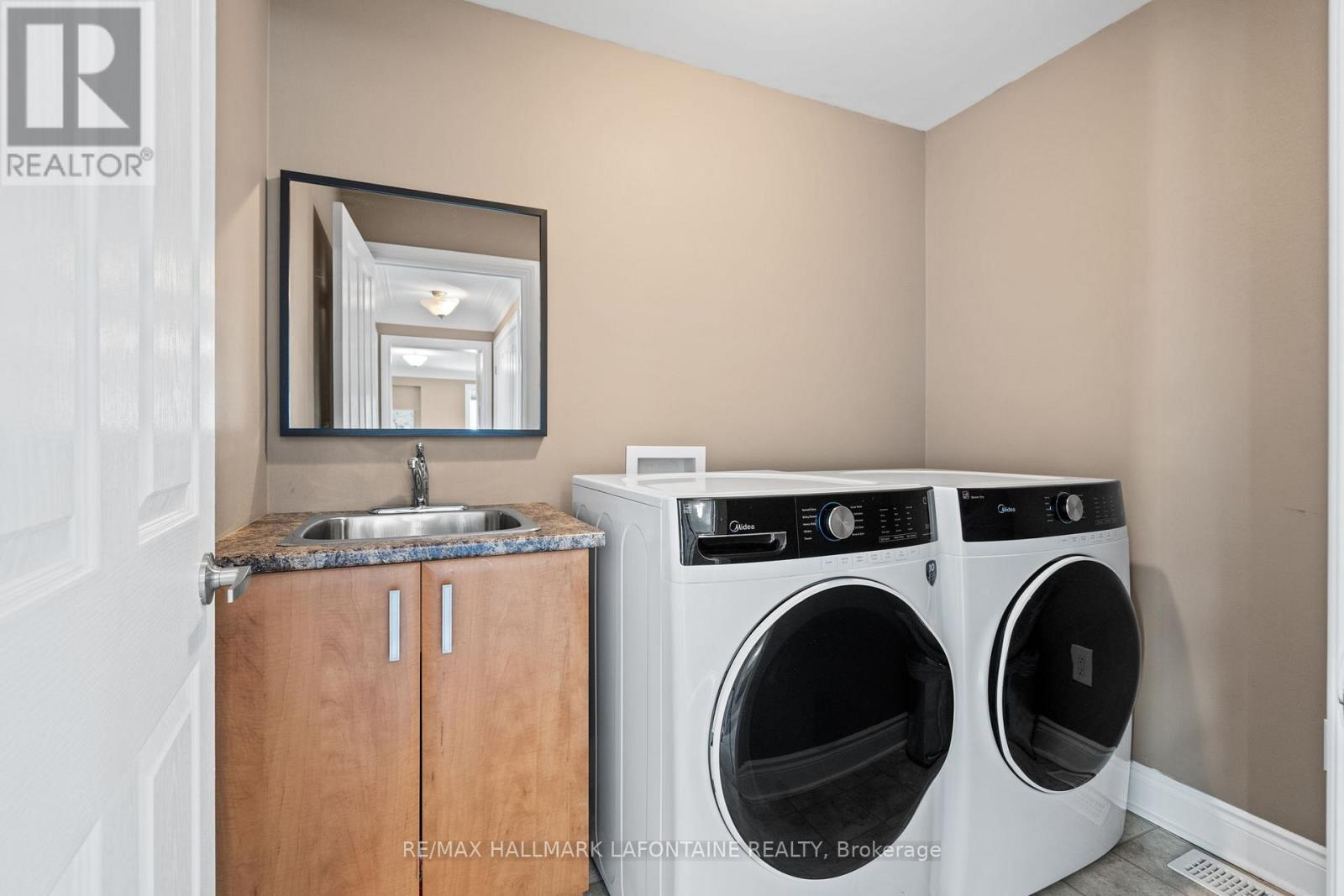 3202 River Rock Avenue, Ottawa, Ontario  K2J 0T7 - Photo 28 - X12371132