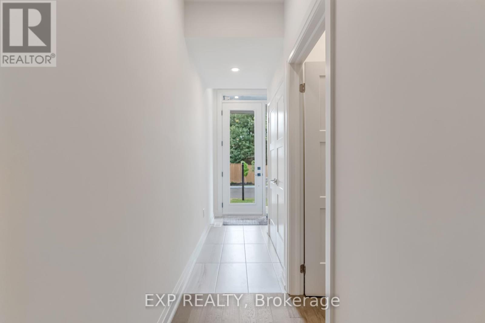 8 - 2154 Walkers Line, Burlington, Ontario  L7M 3R9 - Photo 6 - W12433000