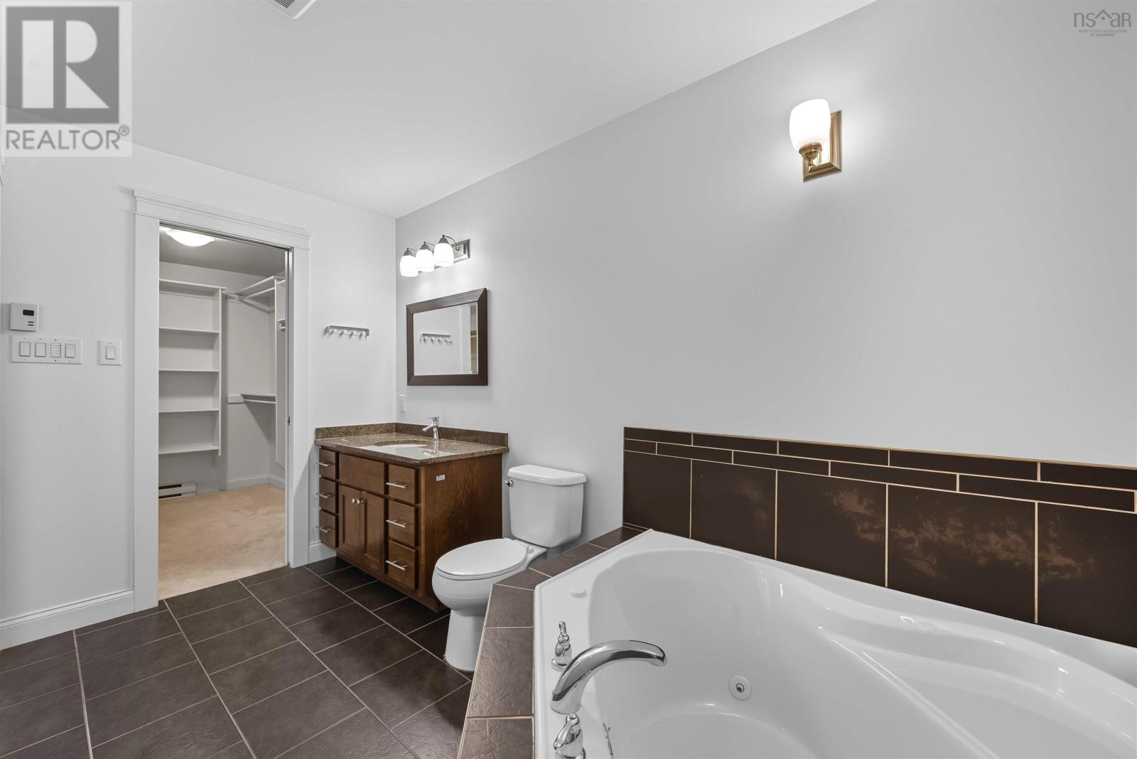 203 Transom Drive, Halifax, Nova Scotia  B3M 4T8 - Photo 28 - 202523836