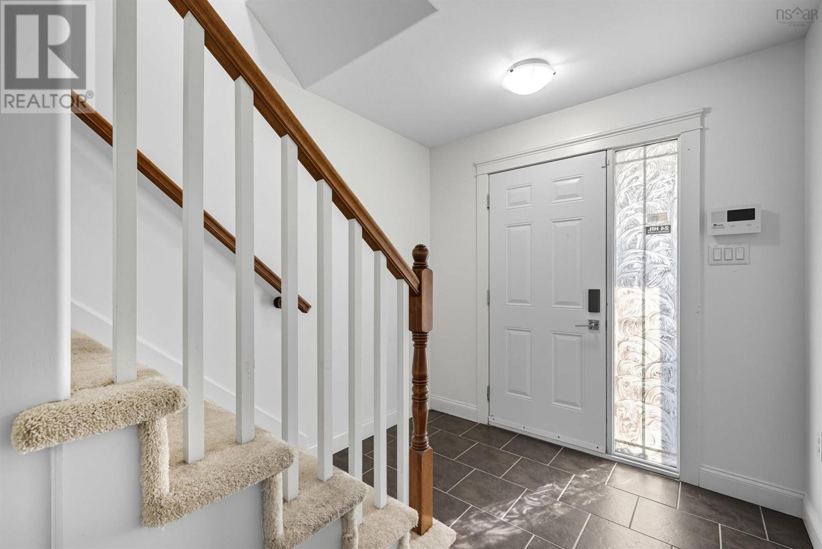 203 Transom Drive, Halifax, Nova Scotia  B3M 4T8 - Photo 4 - 202523836