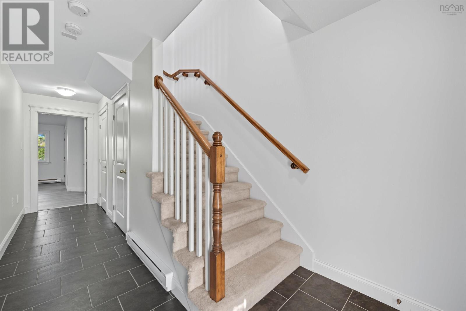 203 Transom Drive, Halifax, Nova Scotia  B3M 4T8 - Photo 3 - 202523836
