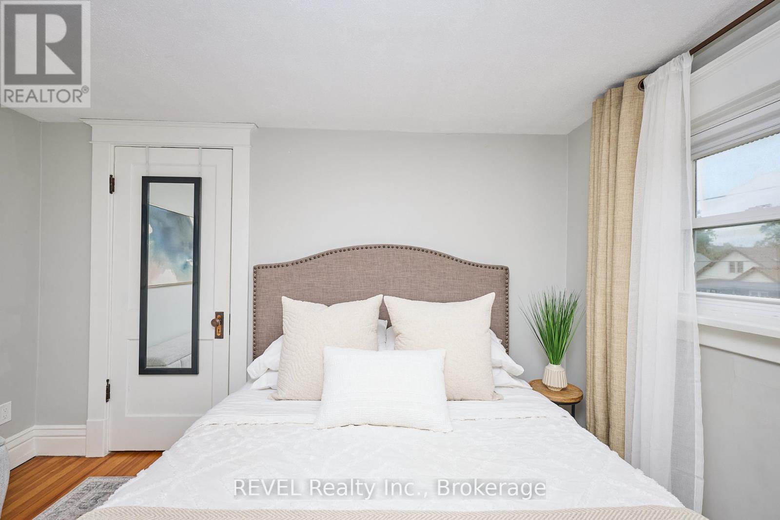 5849 Symmes Street, Niagara Falls, Ontario  L2G 2G4 - Photo 27 - X12406816