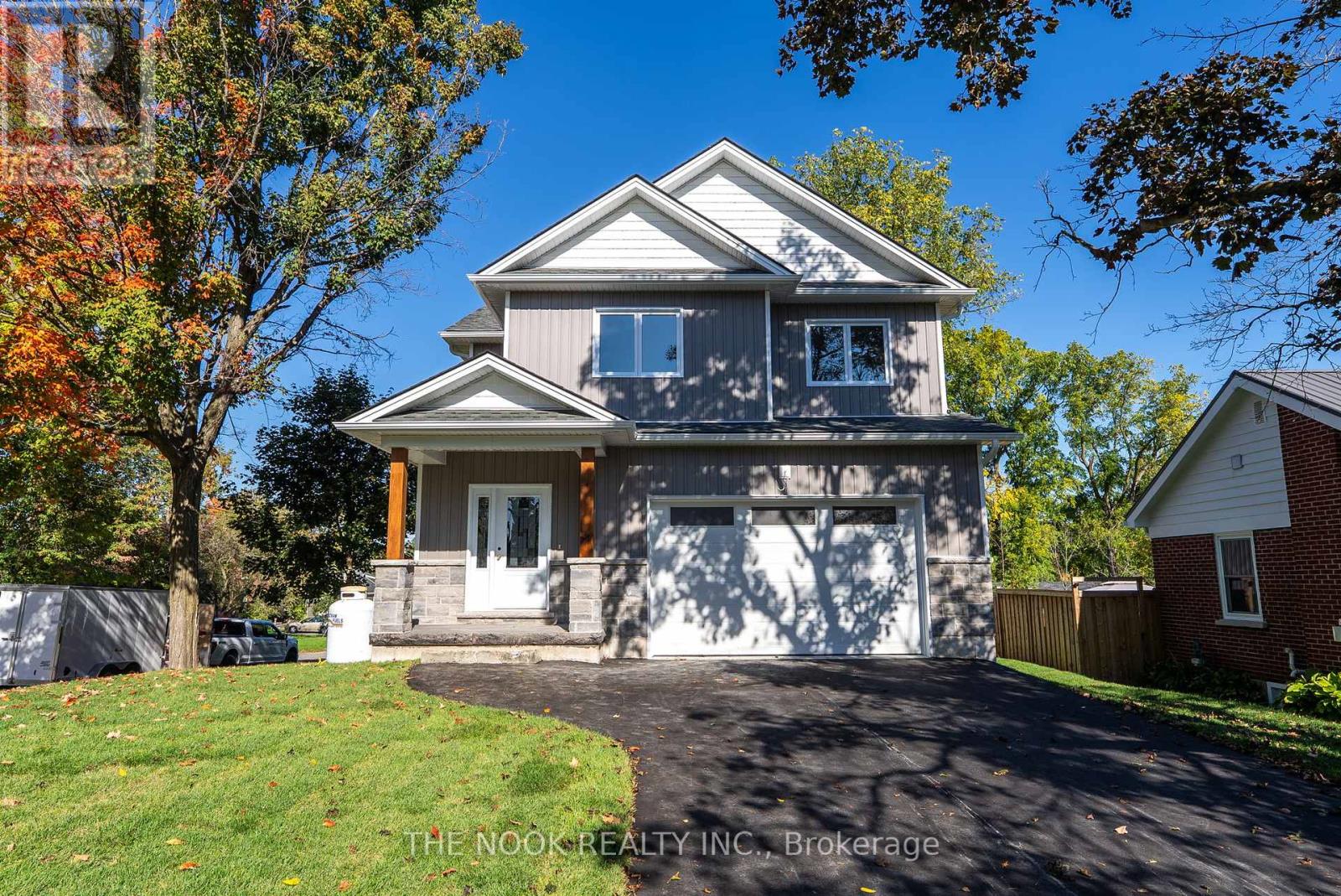 50 RUSSELL STREET E, Kawartha Lakes, Ontario