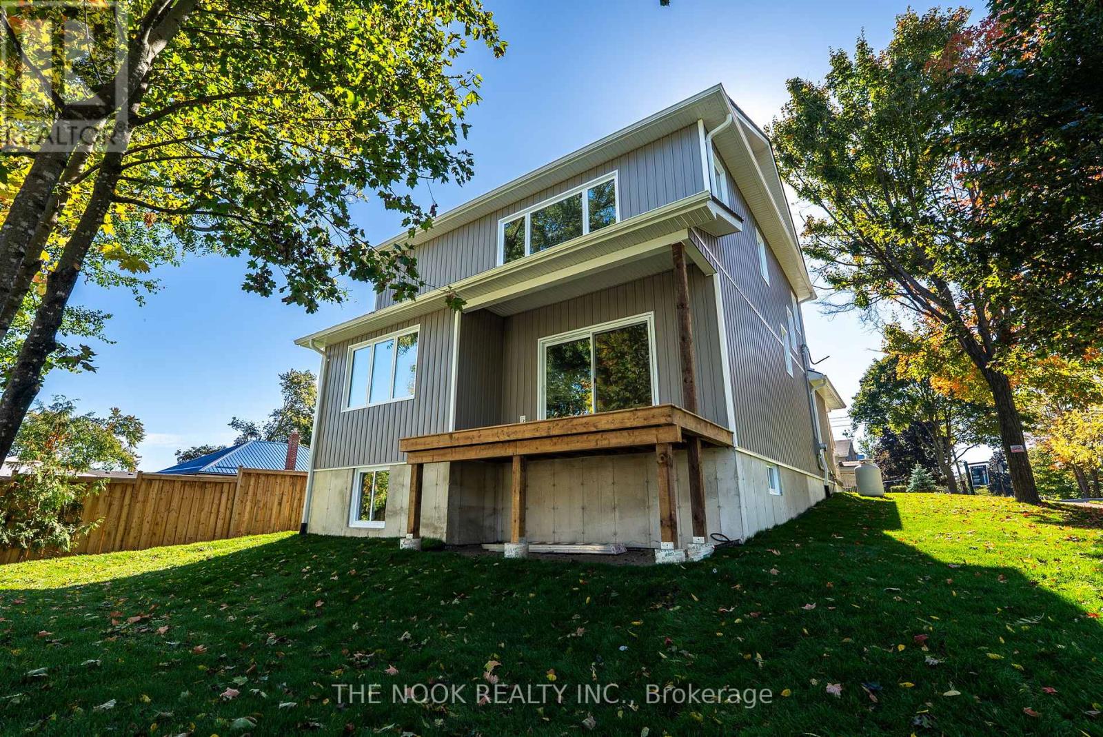 50 Russell Street E, Kawartha Lakes, Ontario  K9V 2A6 - Photo 5 - X12453610