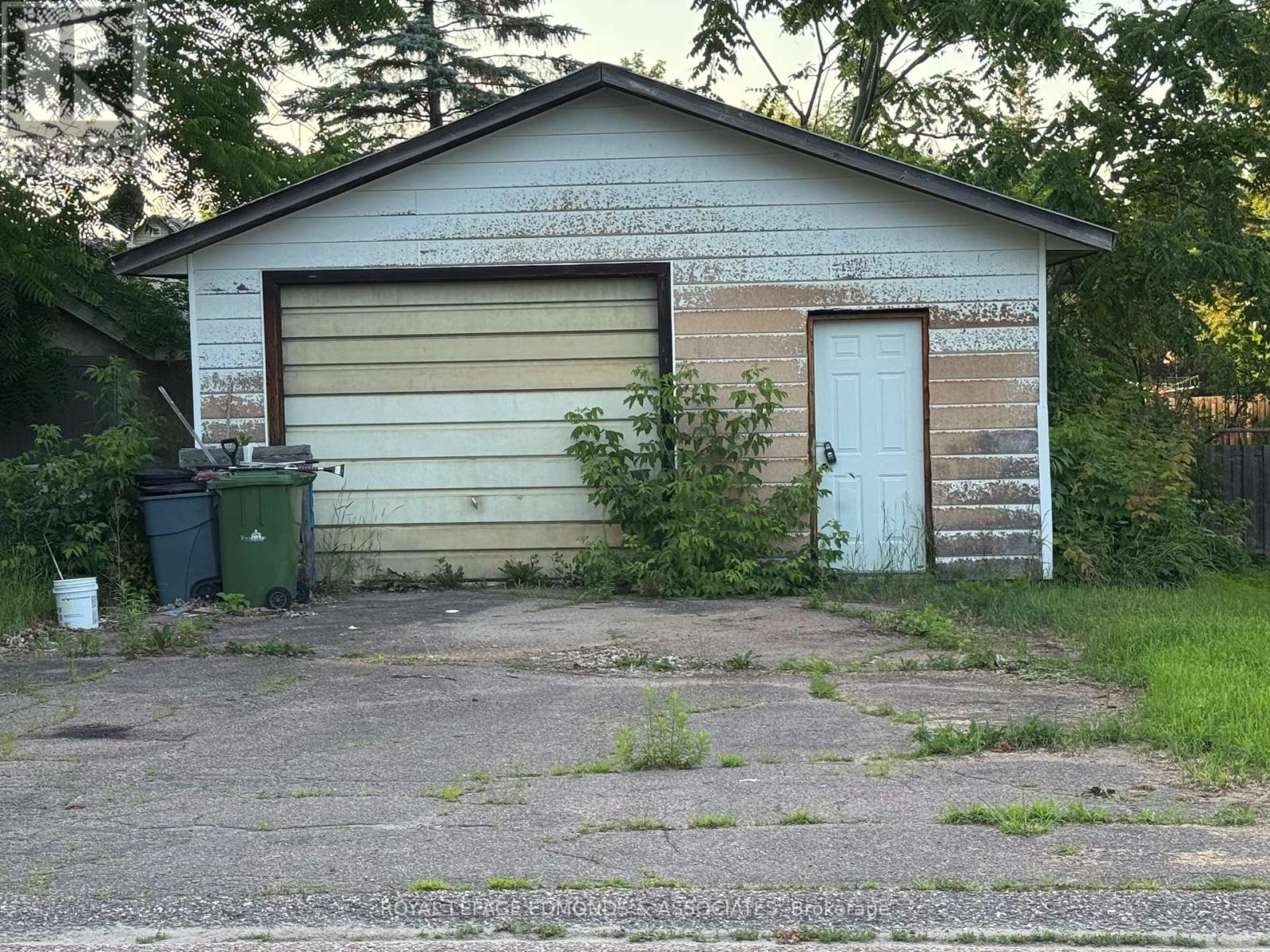 187 Hunter Street, Pembroke, Ontario  K8A 1K3 - Photo 1 - X12453625