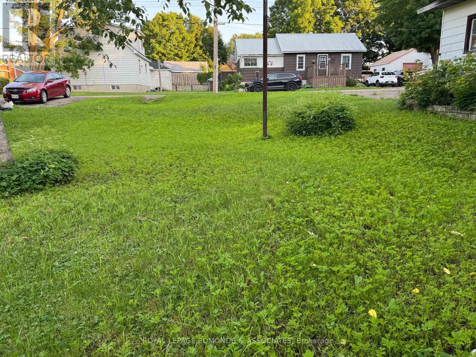 187 Hunter Street, Pembroke, Ontario  K8A 1K3 - Photo 5 - X12453625