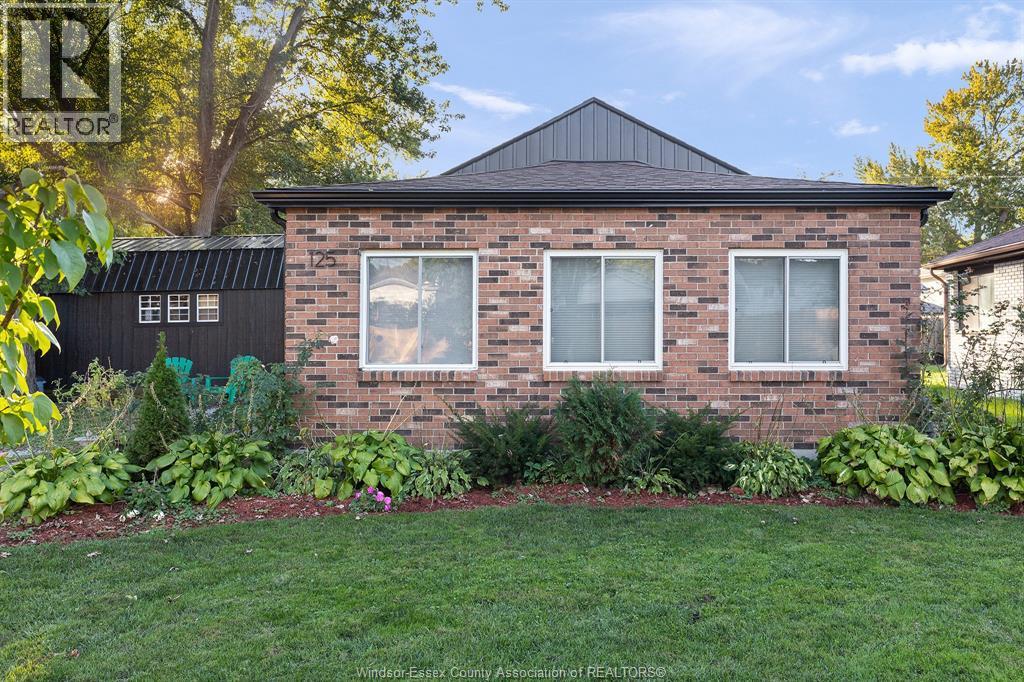 125 Crystal Lane, Harrow, Ontario  N0R 1G0 - Photo 1 - 25025548