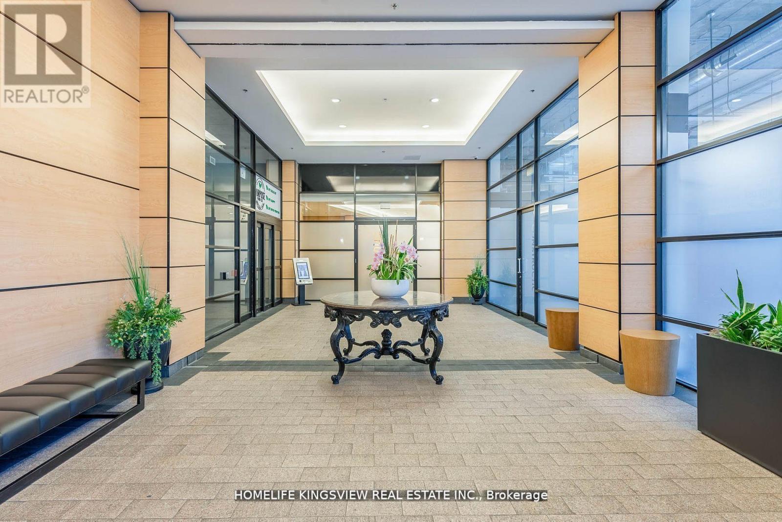 808 - 2910 Highway 7 Road W, Vaughan, Ontario  L4K 0H8 - Photo 4 - N12324934