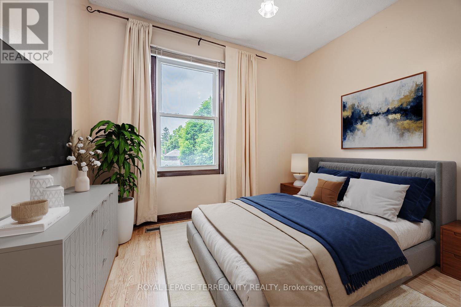 578 Durie Street, Toronto, Ontario  M6S 3H1 - Photo 8 - W12424357