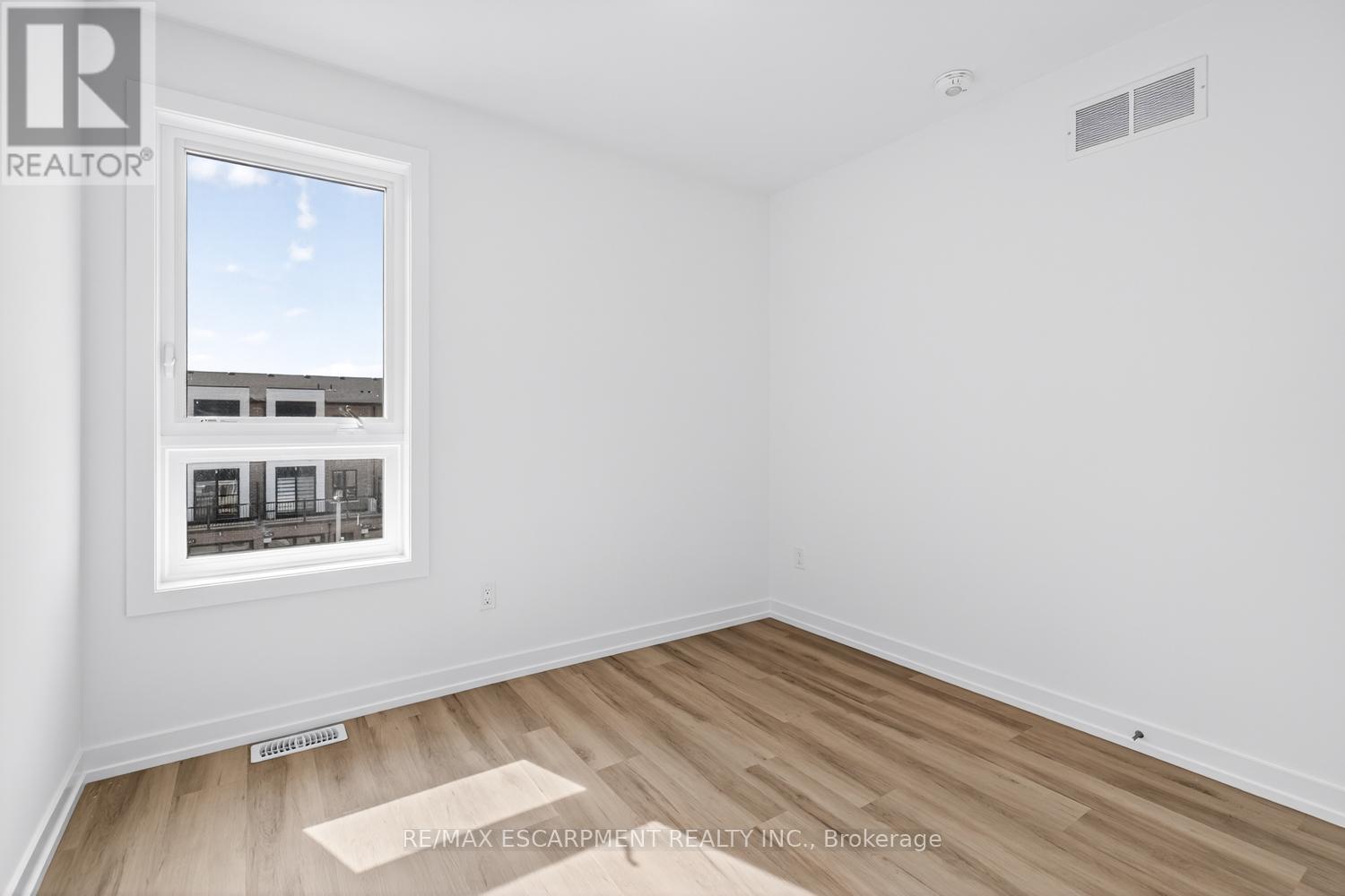 36 - 70 Kenesky Drive, Hamilton, Ontario  L0R 2H7 - Photo 35 - X12435429