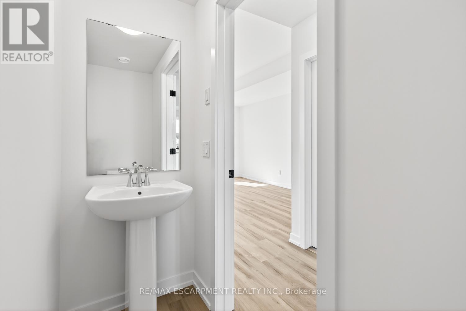 36 - 70 Kenesky Drive, Hamilton, Ontario  L0R 2H7 - Photo 11 - X12435429