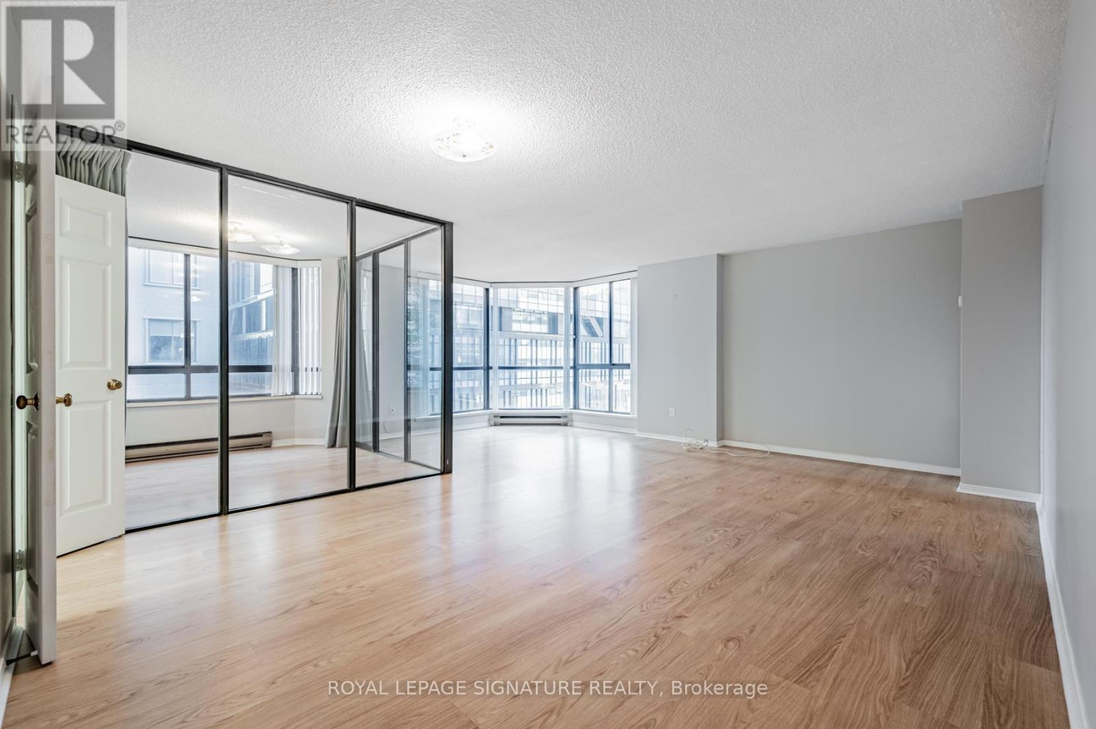 509 - 280 Simcoe Street, Toronto, Ontario  M5T 2Y5 - Photo 2 - C12453548