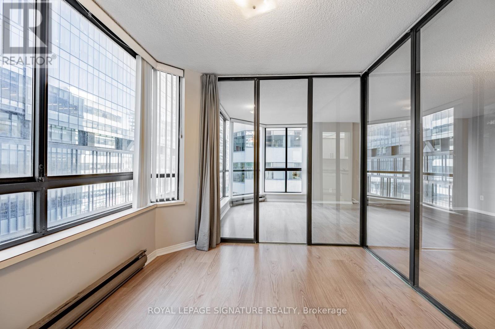 509 - 280 Simcoe Street, Toronto, Ontario  M5T 2Y5 - Photo 8 - C12453548