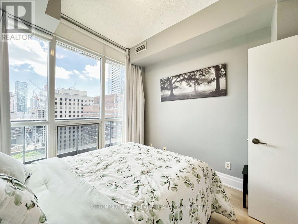 1909 - 21 Carlton Street, Toronto (Church-Yonge Corridor), Ontario  M5B 1L3 - Photo 12 - C12453601
