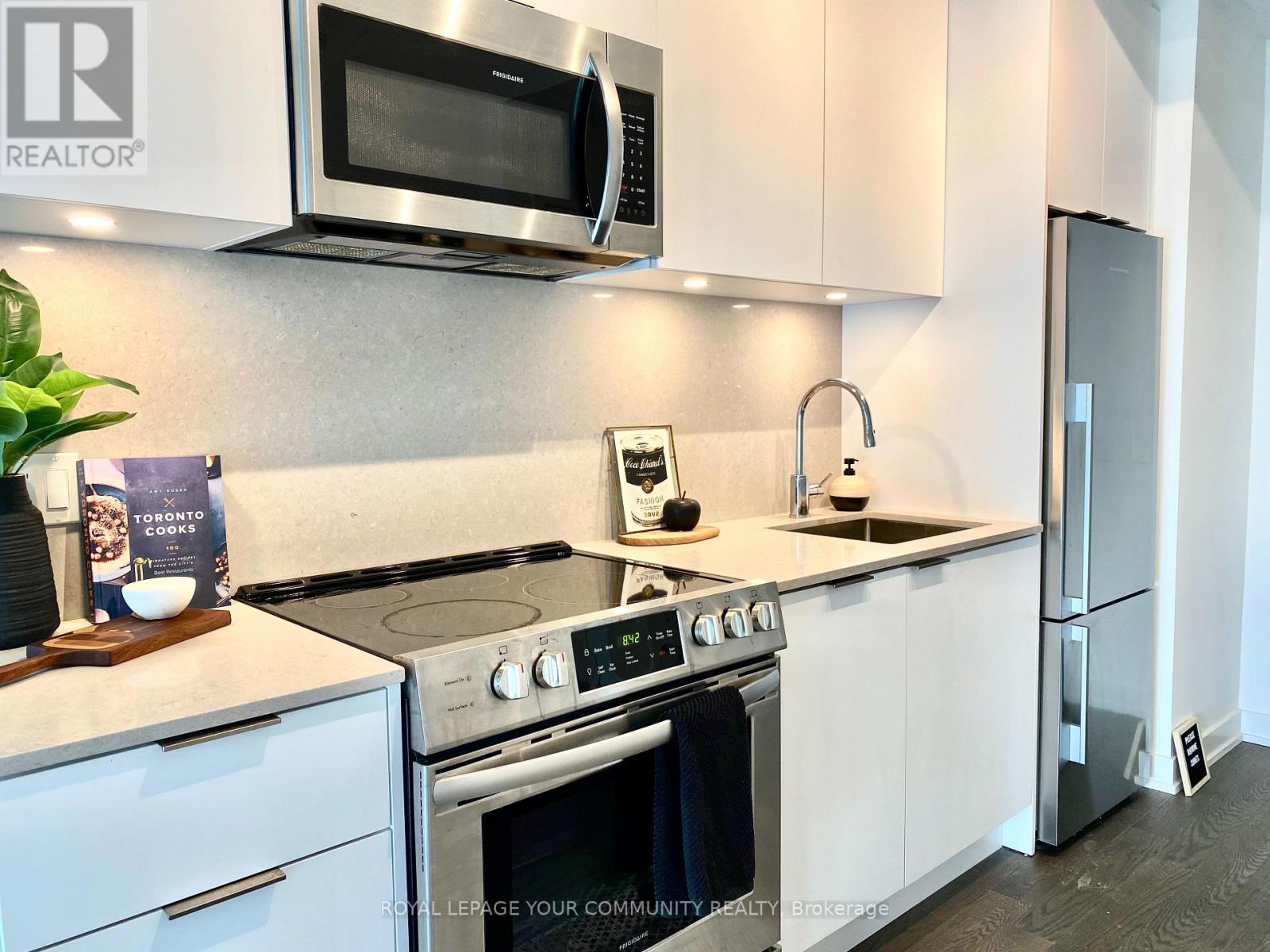 2701 - 25 Richmond Street E, Toronto, Ontario  M5C 0A6 - Photo 3 - C12453624