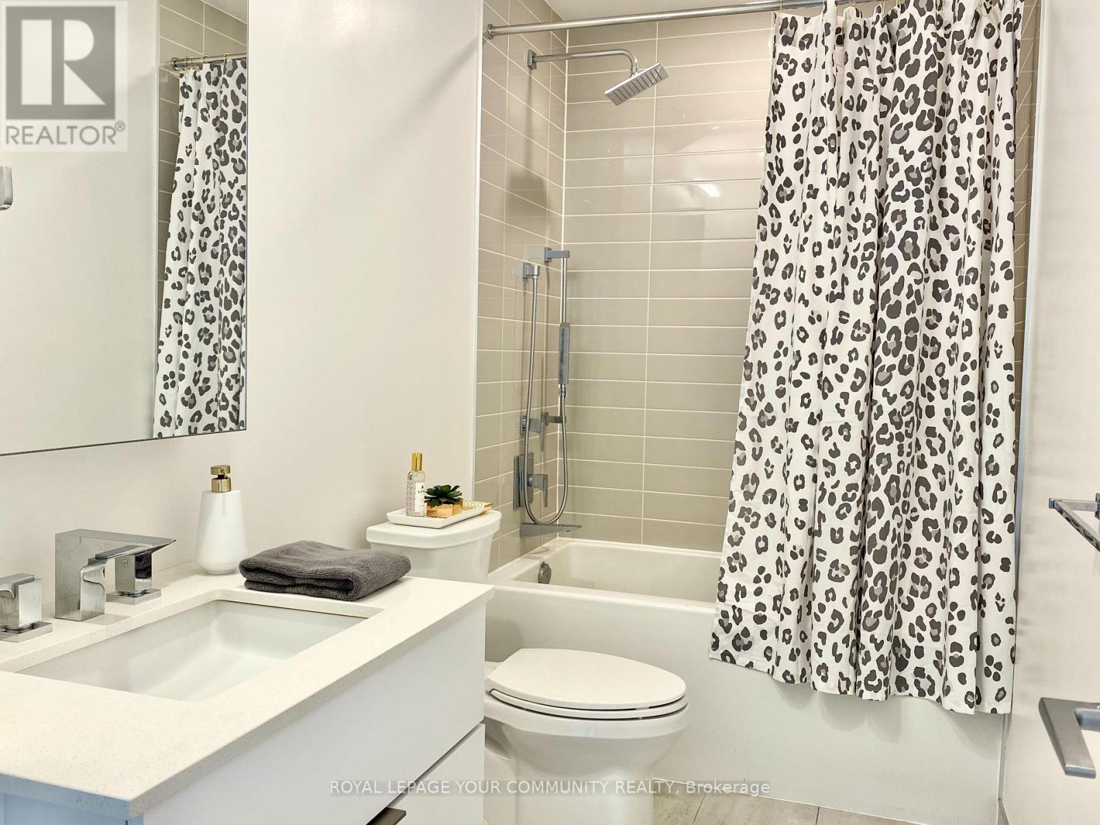 2701 - 25 Richmond Street E, Toronto, Ontario  M5C 0A6 - Photo 6 - C12453624