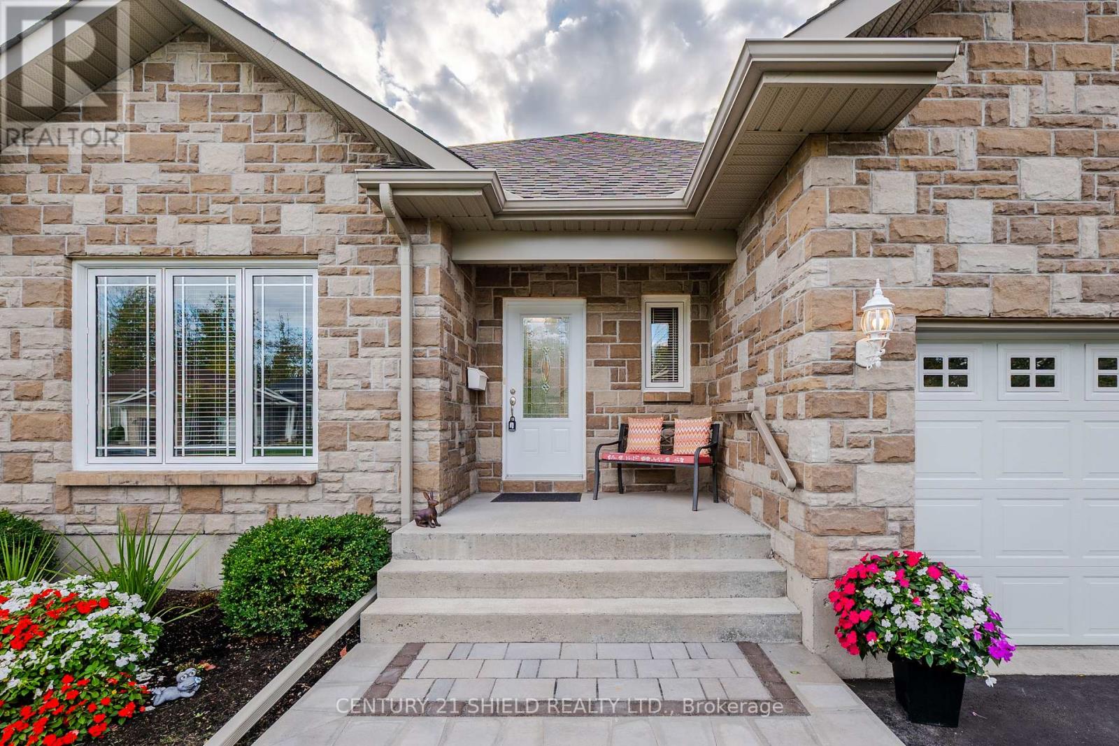 1341 Arba Court, Cornwall, Ontario  K6H 0A9 - Photo 3 - X12453702