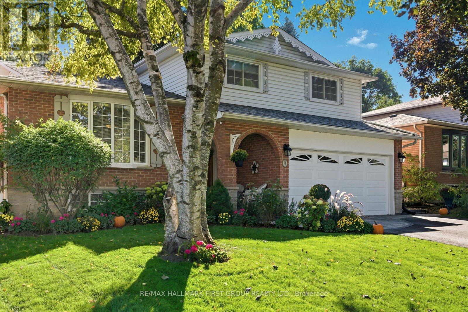 7 Spry Avenue, Clarington (Bowmanville), Ontario  L1C 3T2 - Photo 2 - E12453554