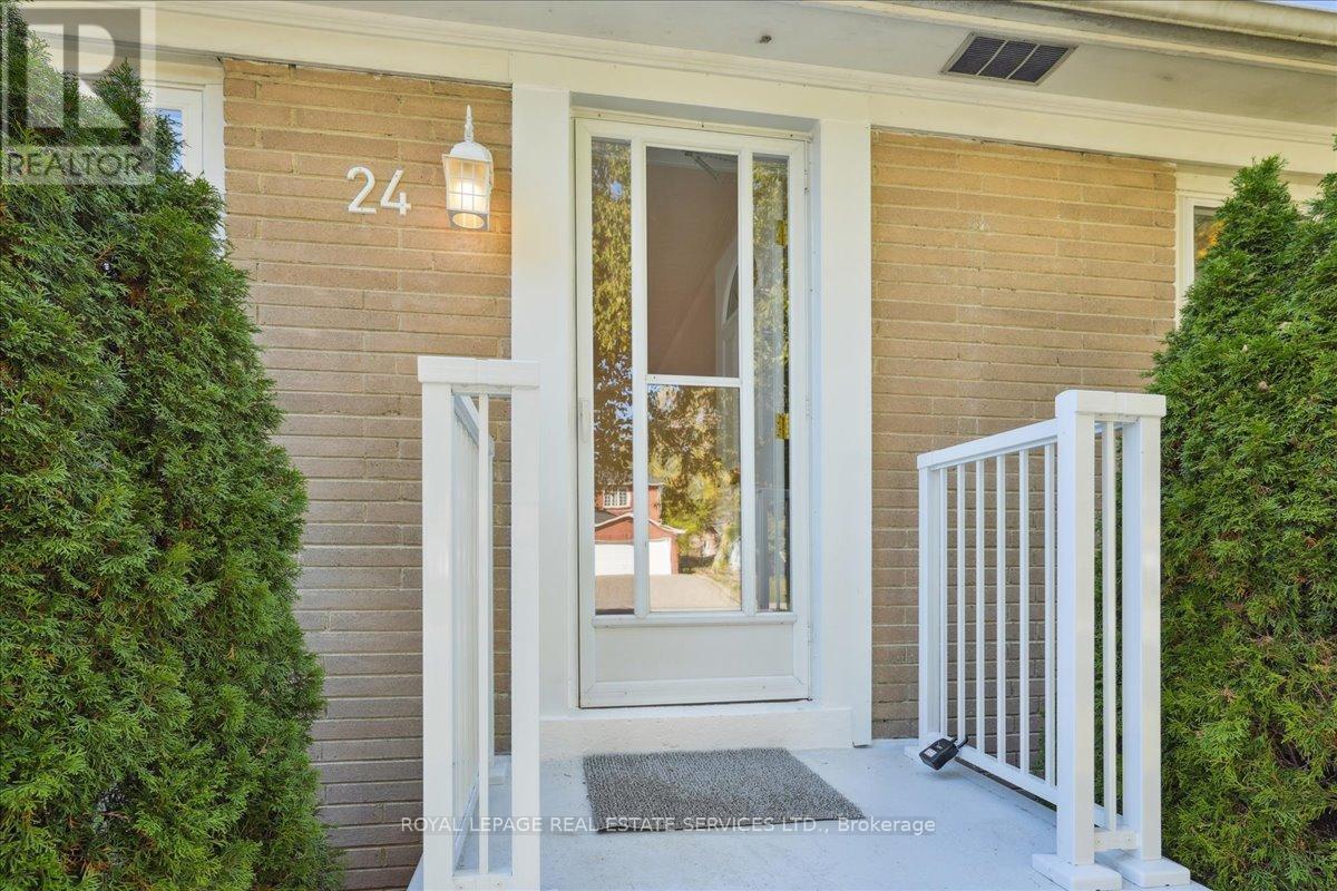24 Fulham Street, Toronto (Agincourt South-Malvern West), Ontario  M1S 2A4 - Photo 3 - E12453565