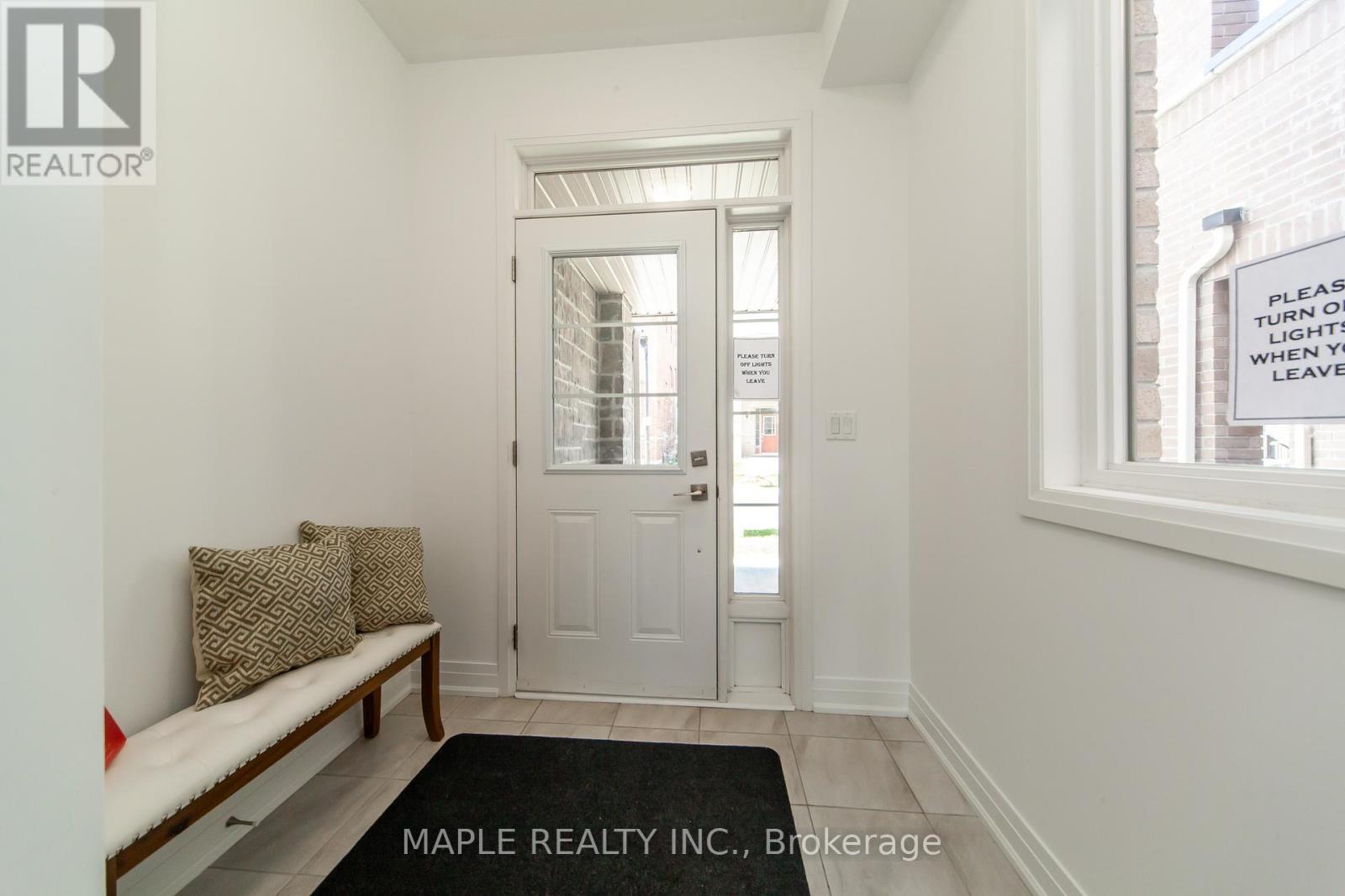 70 Waterside Way, Whitby, Ontario  L1N 0N1 - Photo 3 - E12453605
