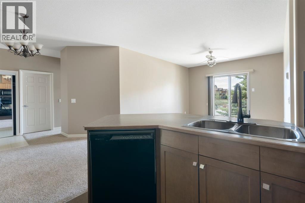 4214, 92 Crystal Shores Road, Okotoks, Alberta  T1S 2N2 - Photo 15 - A2263113