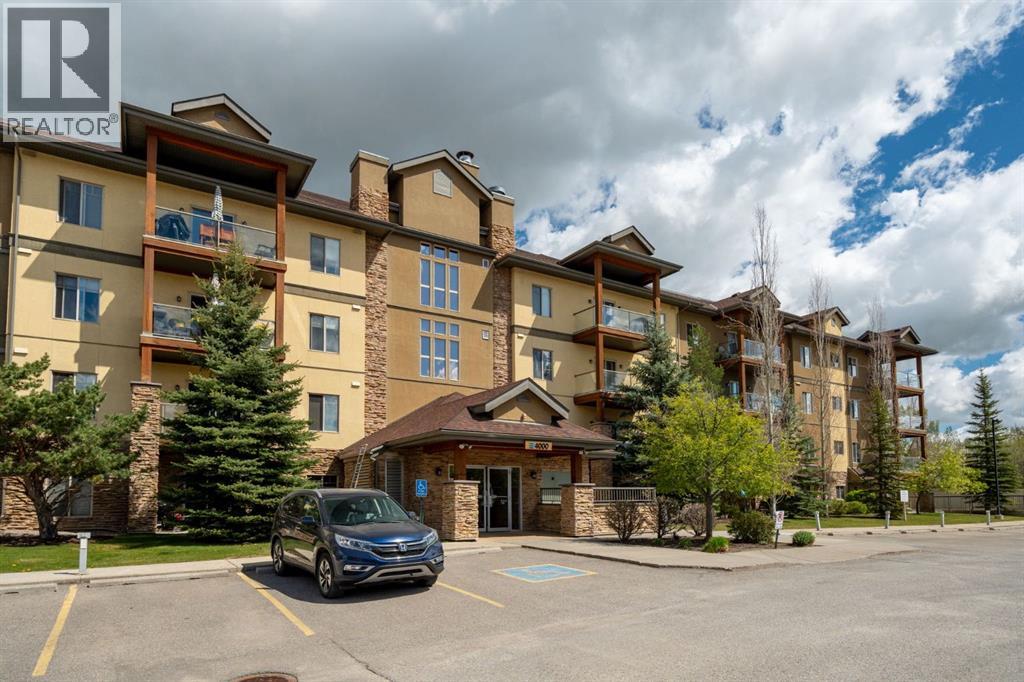 4214, 92 Crystal Shores Road, Okotoks, Alberta  T1S 2N2 - Photo 2 - A2263113