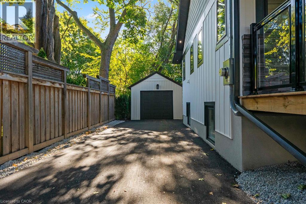 2282 Fairleigh Place, Burlington, Ontario  L7R 1G7 - Photo 25 - 40777627