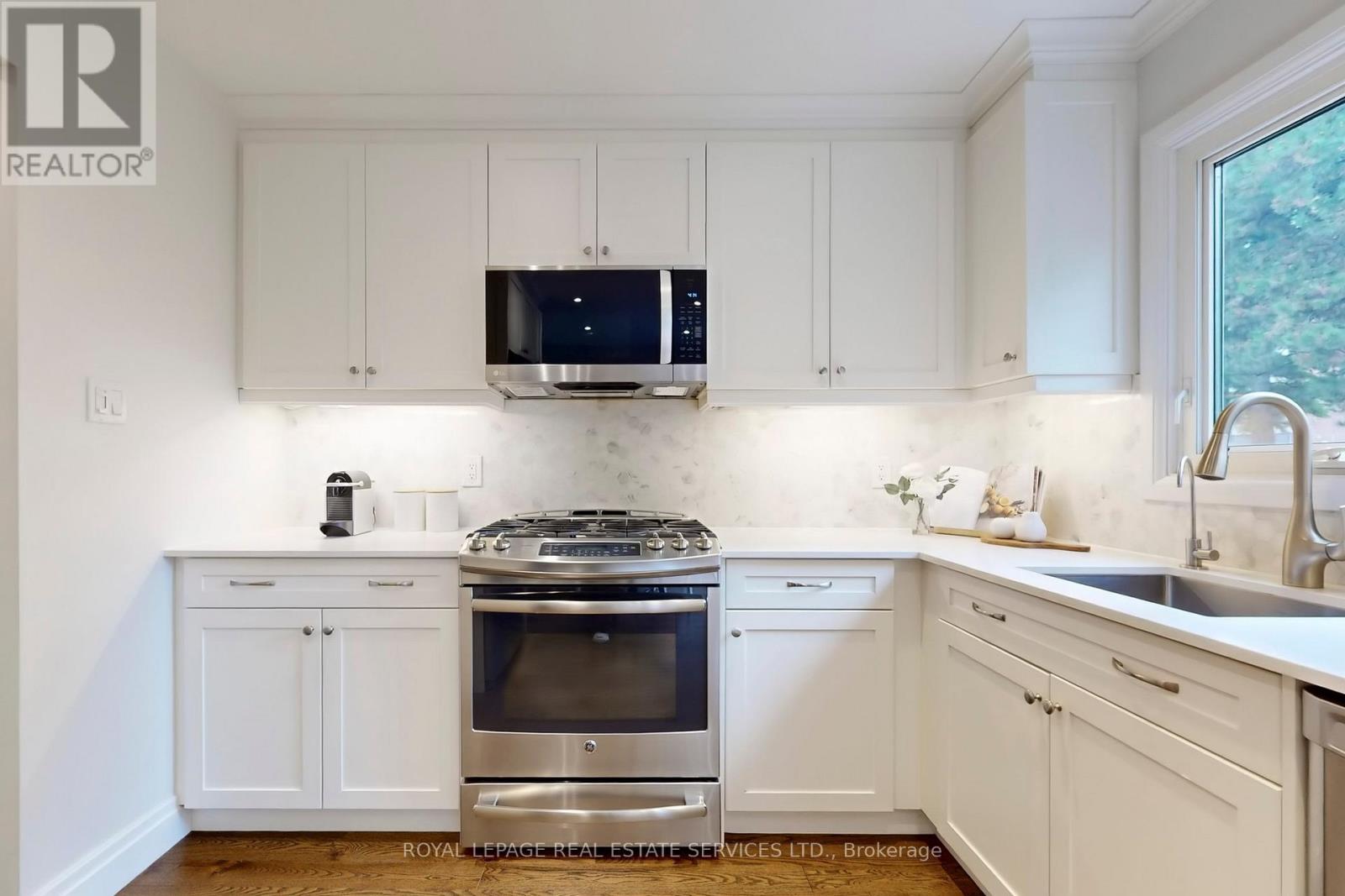 28 Rejane Crescent, Vaughan (Crestwood-Springfarm-Yorkhill), Ontario  L4J 5A1 - Photo 12 - N12453588