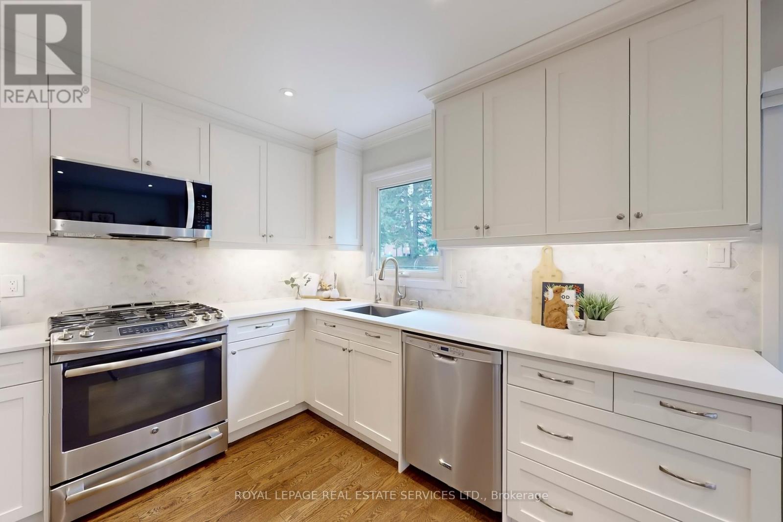 28 Rejane Crescent, Vaughan (Crestwood-Springfarm-Yorkhill), Ontario  L4J 5A1 - Photo 13 - N12453588