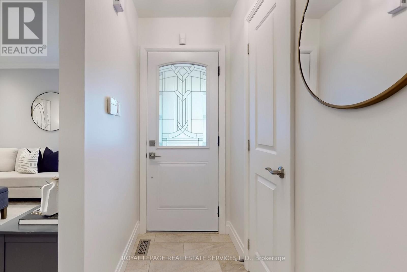 28 Rejane Crescent, Vaughan (Crestwood-Springfarm-Yorkhill), Ontario  L4J 5A1 - Photo 17 - N12453588