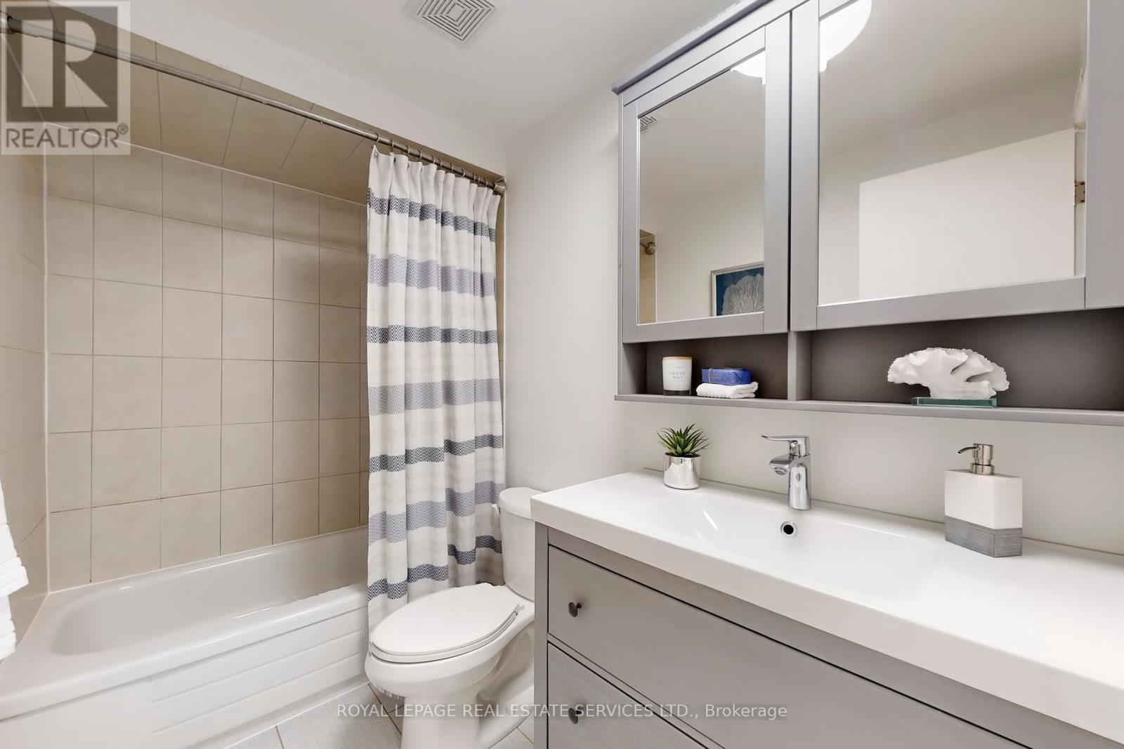 28 Rejane Crescent, Vaughan (Crestwood-Springfarm-Yorkhill), Ontario  L4J 5A1 - Photo 24 - N12453588