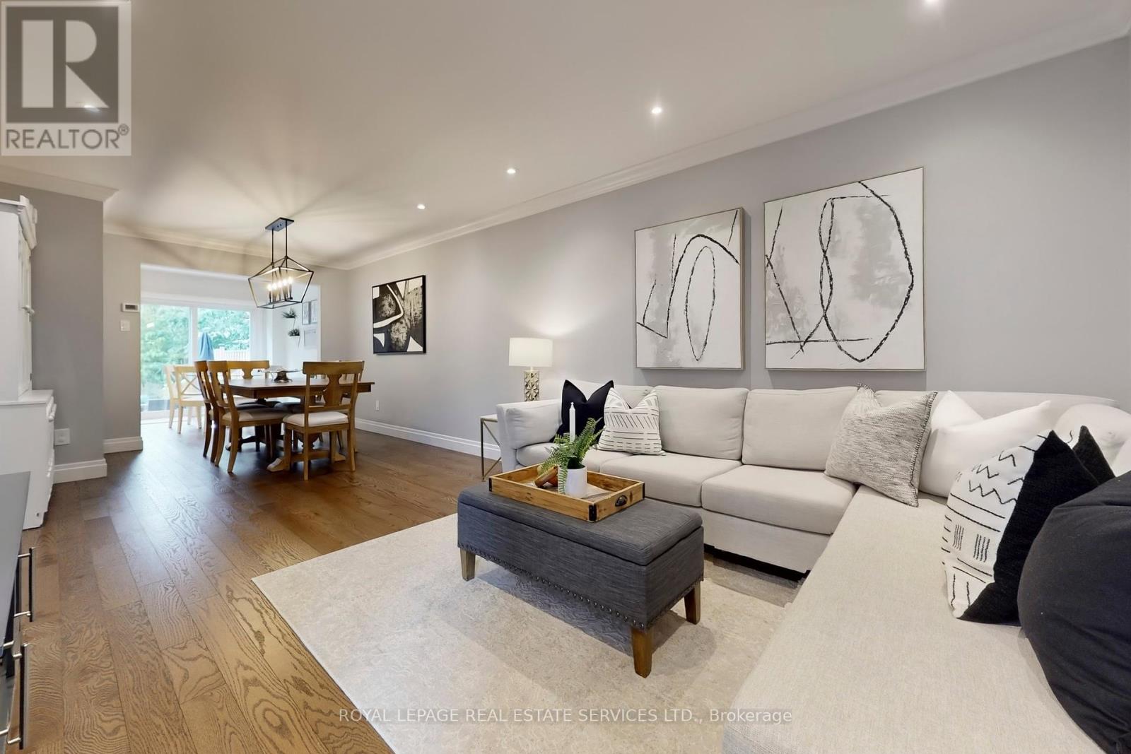 28 Rejane Crescent, Vaughan (Crestwood-Springfarm-Yorkhill), Ontario  L4J 5A1 - Photo 7 - N12453588