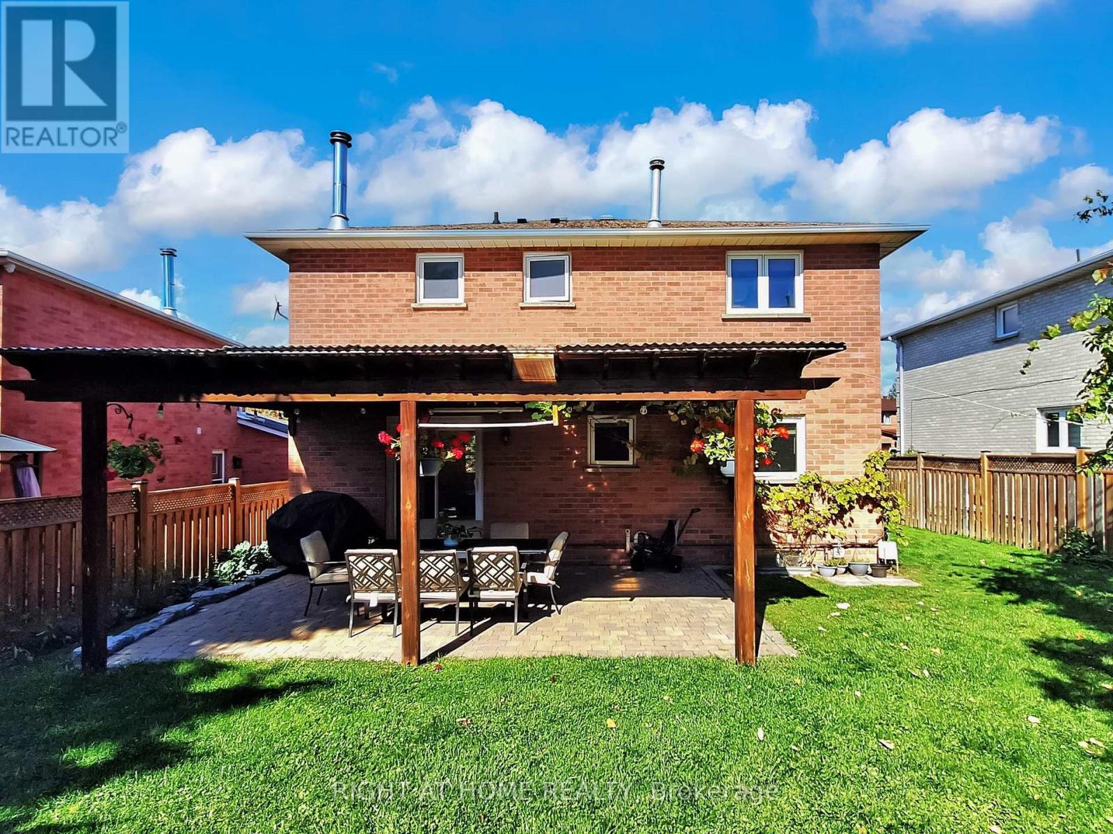 828 Leslie Valley Drive, Newmarket (Huron Heights-Leslie Valley), Ontario  L3Y 7H3 - Photo 37 - N12453600