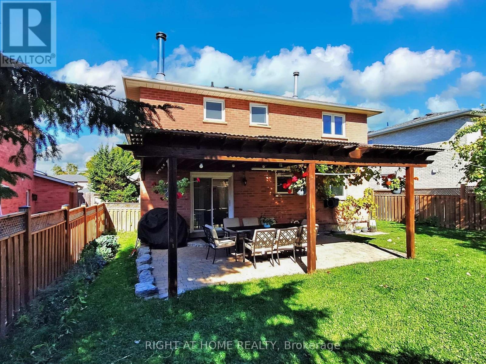 828 Leslie Valley Drive, Newmarket (Huron Heights-Leslie Valley), Ontario  L3Y 7H3 - Photo 38 - N12453600