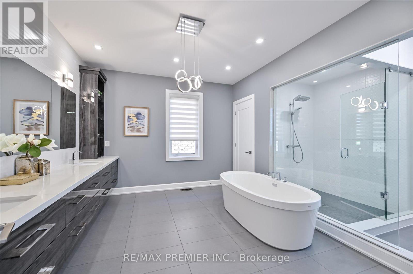 346 Farrell Road, Vaughan, Ontario  L6A 4W9 - Photo 30 - N12453628