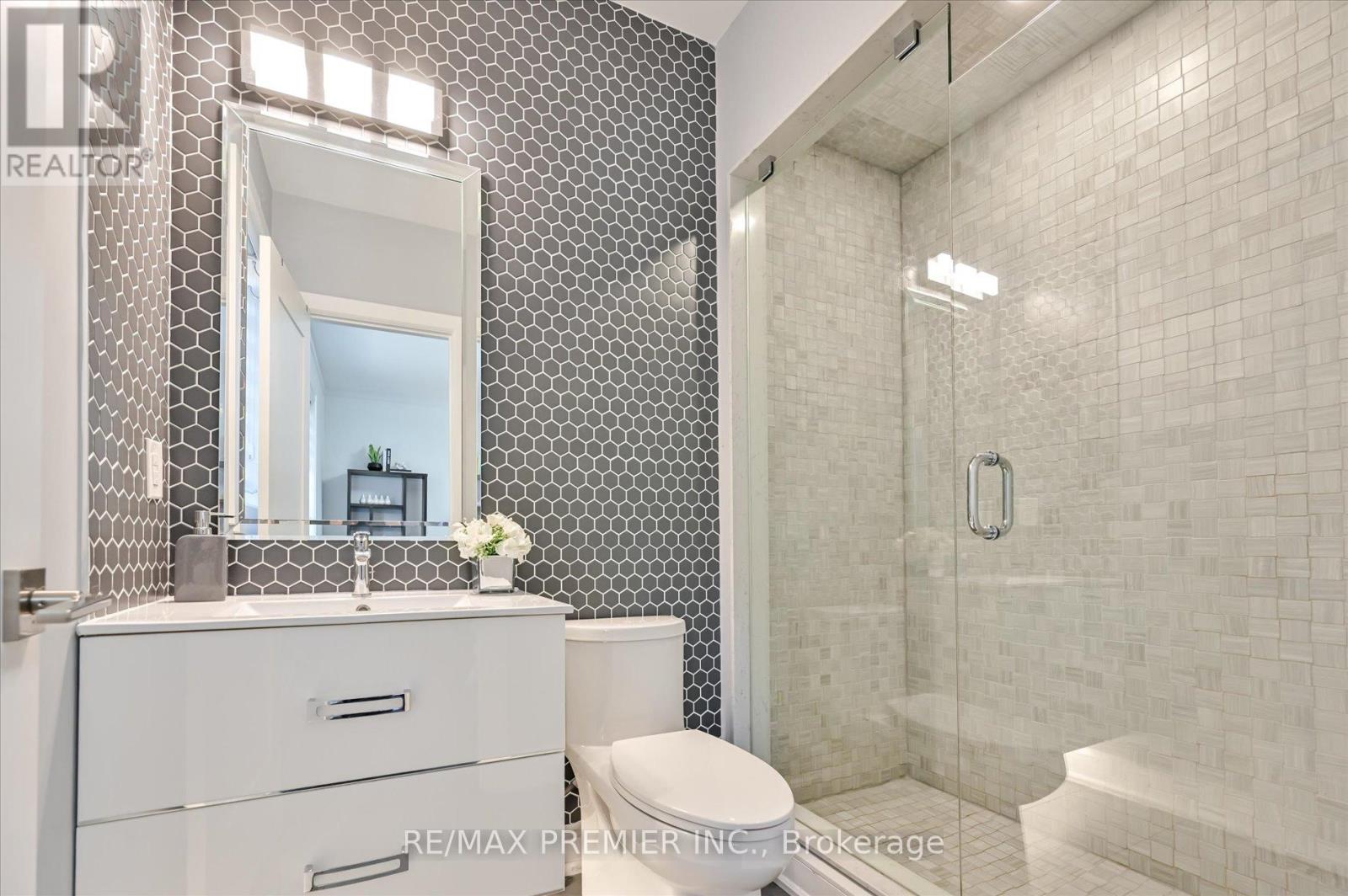 346 Farrell Road, Vaughan, Ontario  L6A 4W9 - Photo 33 - N12453628