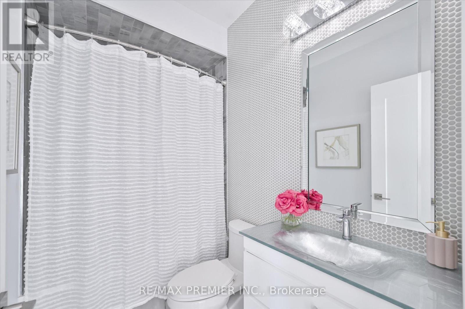 346 Farrell Road, Vaughan, Ontario  L6A 4W9 - Photo 37 - N12453628