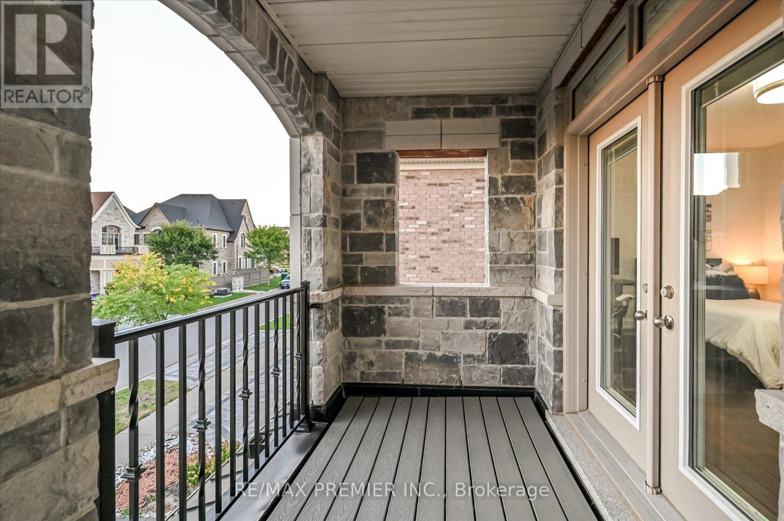 346 Farrell Road, Vaughan, Ontario  L6A 4W9 - Photo 38 - N12453628