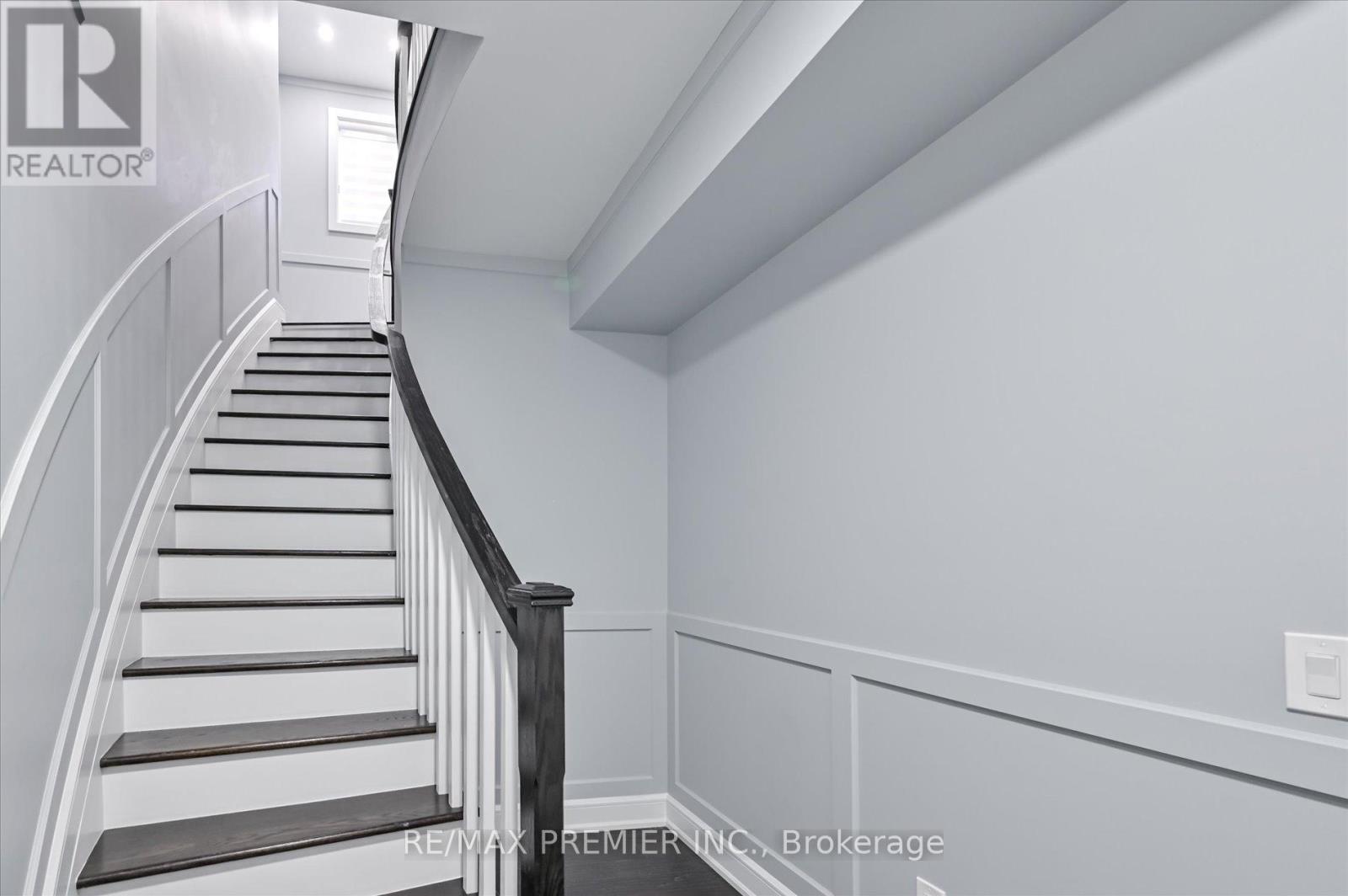 346 Farrell Road, Vaughan, Ontario  L6A 4W9 - Photo 43 - N12453628