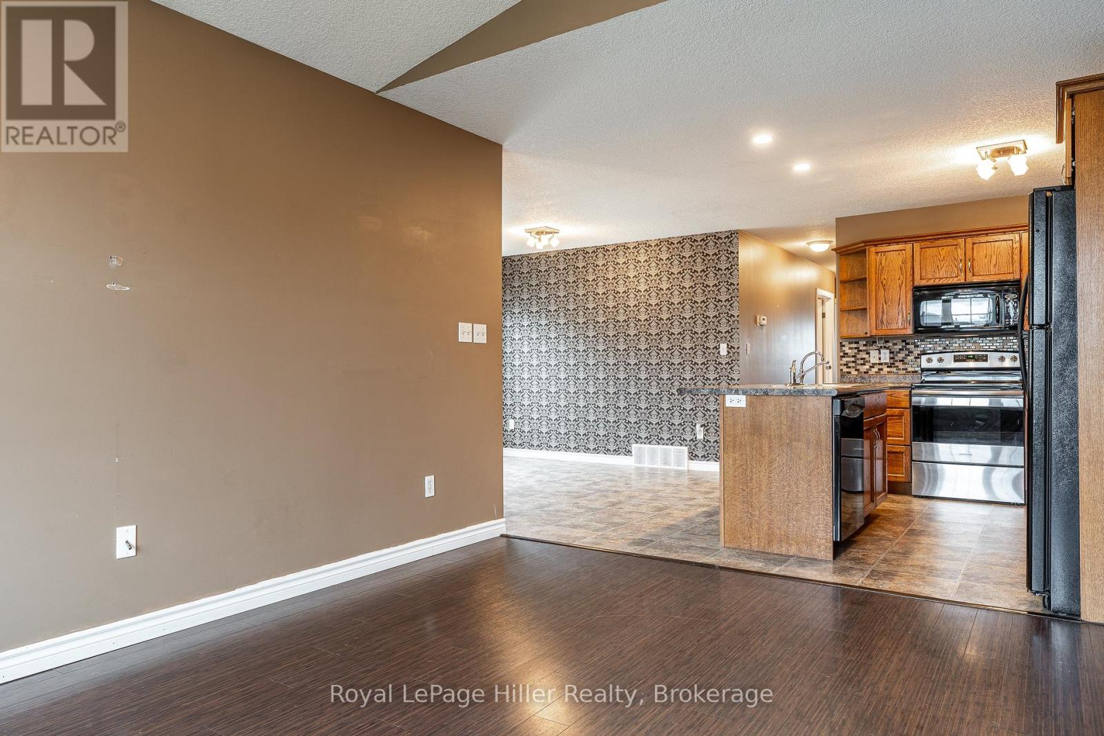 73 Park Lane, West Perth, Ontario  N0K 1N0 - Photo 6 - X12453657