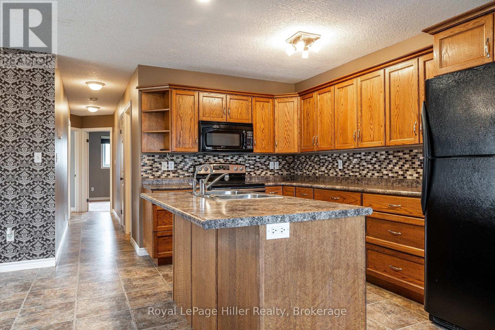 73 Park Lane, West Perth, Ontario  N0K 1N0 - Photo 8 - X12453657
