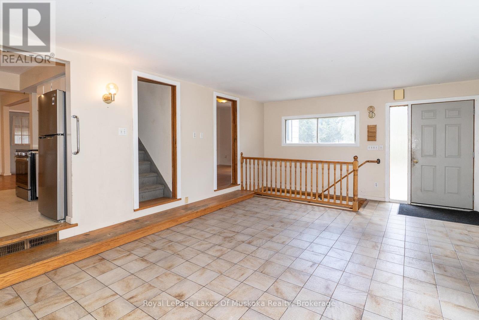 1015 Hewlitt Road, Muskoka Lakes (Monck (Muskoka Lakes)), Ontario  P1L 0J4 - Photo 10 - X12453677